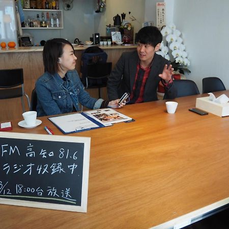 Tomarigi Hostel Cafe Bar Kōchi Екстериор снимка